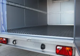 Alu-Wanne und Chromstahl Heck